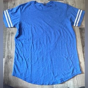 Gildan Tee Size Large